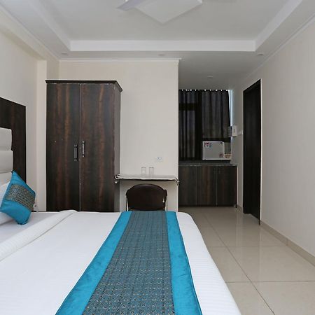 Oyo 9147 Hotel Aerostay Nuova Delhi Esterno foto