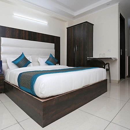Oyo 9147 Hotel Aerostay Nuova Delhi Esterno foto