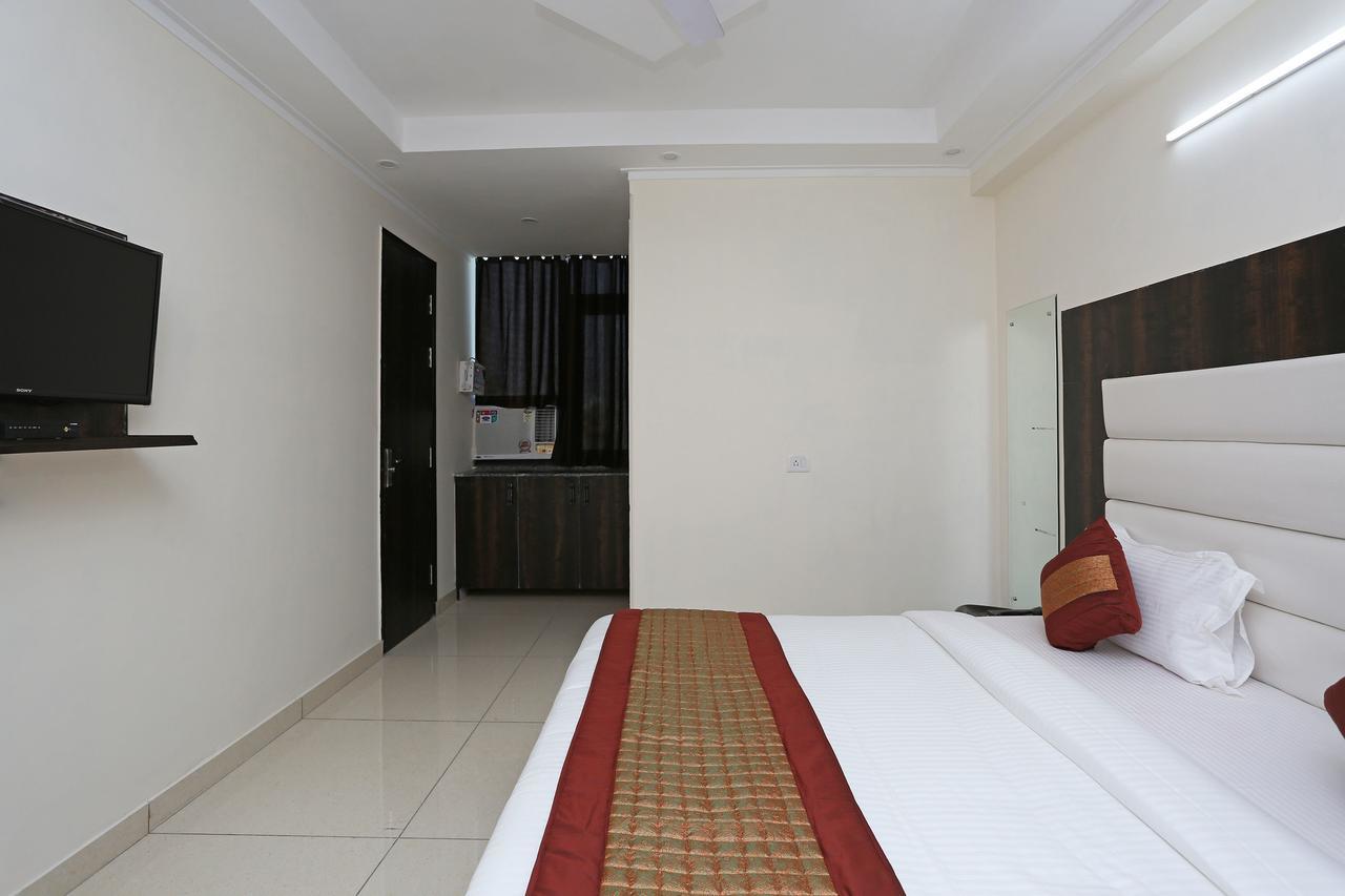 Oyo 9147 Hotel Aerostay Nuova Delhi Esterno foto