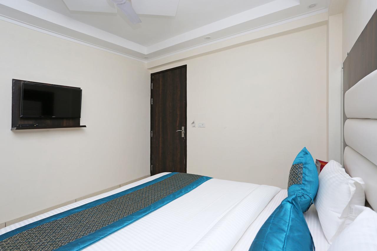 Oyo 9147 Hotel Aerostay Nuova Delhi Esterno foto