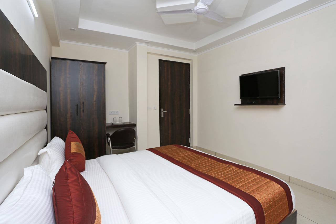 Oyo 9147 Hotel Aerostay Nuova Delhi Esterno foto