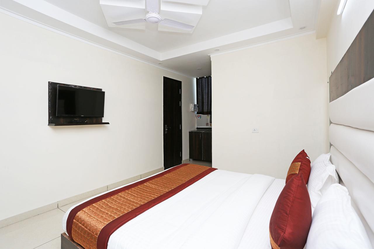 Oyo 9147 Hotel Aerostay Nuova Delhi Esterno foto